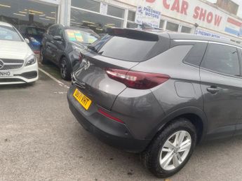 Vauxhall Grandland X 1.5 Turbo D Business Edition Nav Auto Euro 6 (s/s) 5dr