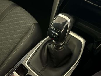 Peugeot 208 1.2 PureTech Allure Hatchback 5dr Petrol Manual Euro 6 (s/s) (10