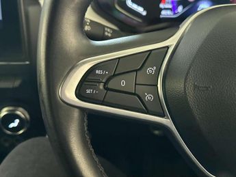 Renault Clio 1.0 TCe Techno Hatchback 5dr Petrol Manual Euro 6 (s/s) (90 ps)