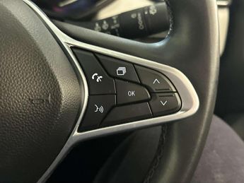 Renault Clio 1.0 TCe Techno Hatchback 5dr Petrol Manual Euro 6 (s/s) (90 ps)