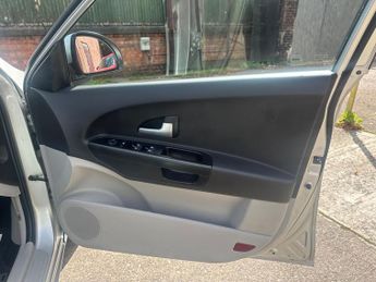 Kia Ceed 1.6 LS 5dr
