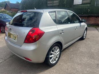 Kia Ceed 1.6 LS 5dr