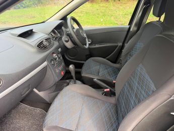 Renault Clio 1.6 VVT Expression 5dr