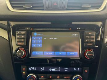 Nissan Qashqai 1.6 dCi N-Connecta SUV 5dr Diesel Manual 2WD Euro 6 (s/s) (130 p