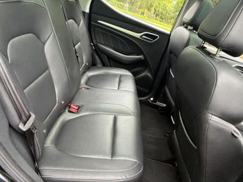 MG MG ZS 44.5kWh Exclusive Auto 5dr
