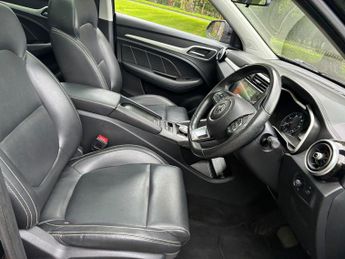 MG MG ZS 44.5kWh Exclusive Auto 5dr