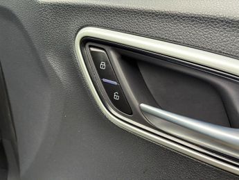 MG MG ZS 44.5kWh Exclusive Auto 5dr