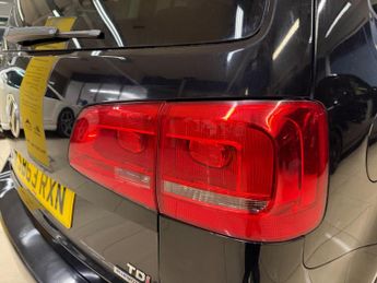 Volkswagen Touran 1.6 TDI BlueMotion Tech SE DSG Euro 5 (s/s) 5dr