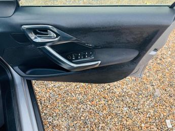 Peugeot 2008 1.2 PureTech Allure EAT Euro 6 (s/s) 5dr