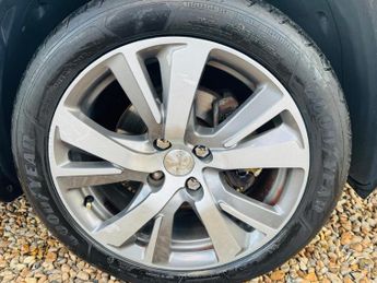Peugeot 2008 1.2 PureTech Allure EAT Euro 6 (s/s) 5dr