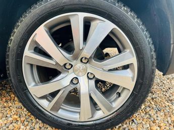 Peugeot 2008 1.2 PureTech Allure EAT Euro 6 (s/s) 5dr