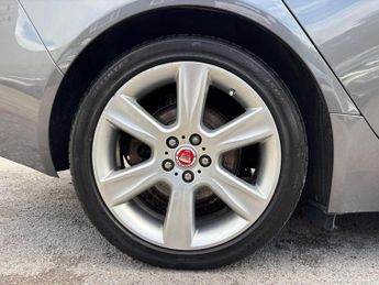 Jaguar XE 2.0d Portfolio Auto Euro 6 (s/s) 4dr