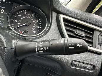 Nissan Qashqai 1.6 dCi Tekna XTRON 2WD Euro 5 (s/s) 5dr