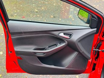 Ford Focus 1.5T EcoBoost ST-Line Hatchback 5dr Petrol Auto Euro 6 (s/s) (15