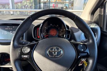 Toyota AYGO 1.0 VVT-i x-trend Hatchback 5dr Petrol x-shift Euro 6 (Safety Se