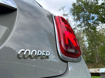 MINI Hatch 1.5 Cooper Exclusive Steptronic Euro 6 (s/s) 3dr