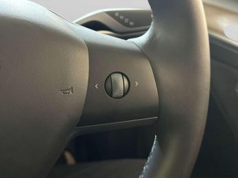 Tesla Model Y SUV 5dr Electric Auto RWD (346 ps)