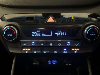 Hyundai TUCSON 1.7 CRDi Blue Drive SE Nav SUV 5dr Diesel Manual Euro 6 (s/s) (1