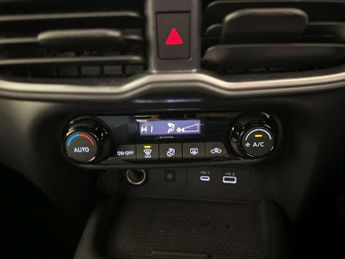 Nissan Juke 1.6 N-Connecta SUV 5dr Petrol Hybrid Auto Euro 6 (143 ps)