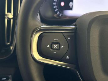 Volvo C40 Twin Recharge 82kWh Core SUV 5dr Electric Auto AWD (408 ps)