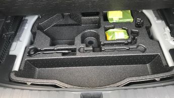 Toyota RAV4 2.5 VVT-h GPF Dynamic SUV 5dr Petrol Hybrid CVT Euro 6 (s/s) (21
