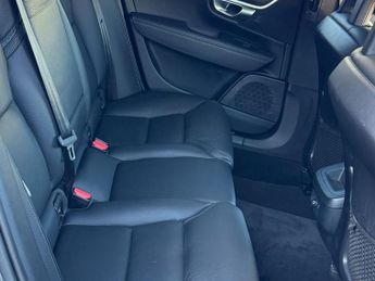 Volvo V90 Cross Country 2.0 D5 PowerPulse Estate 5dr Diesel Auto AWD Euro 6 (s/s) (235 p