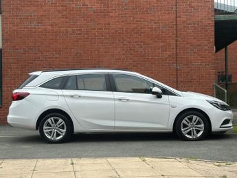 Vauxhall Astra 1.6 CDTi BlueInjection Design Sports Tourer 5dr Diesel Manual Eu