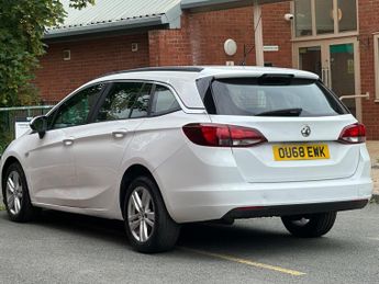 Vauxhall Astra 1.6 CDTi BlueInjection Design Sports Tourer 5dr Diesel Manual Eu