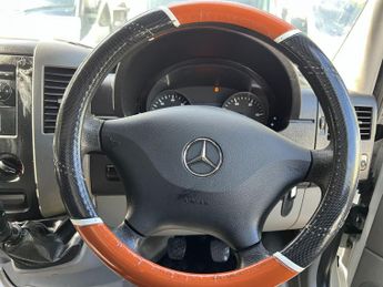 Mercedes-Benz Sprinter 2.1 311 CDI Luton 3dr Diesel Manual RWD L3 (109 bhp)