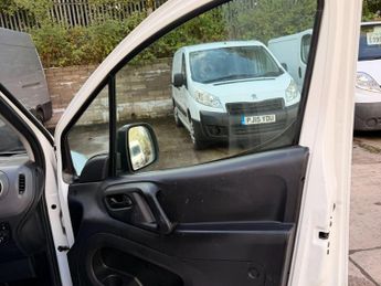 Peugeot Partner 1.6 BlueHDi 854 Professional Panel Van 5dr Diesel Manual L1 (112