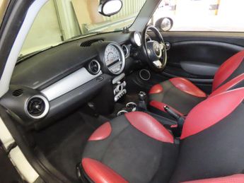 MINI Hatch 1.6 Cooper Euro 5 3dr