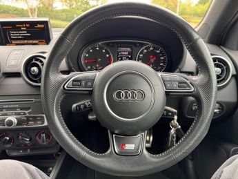 Audi A1 1.0 TFSI S line Sportback S Tronic Euro 6 (s/s) 5dr (Nav)