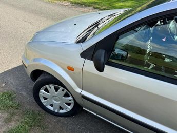 Ford Fusion 1.4 2 5dr