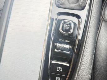Volvo XC90 2.0 D5 PowerPulse Momentum Auto 4WD Euro 6 (s/s) 5dr