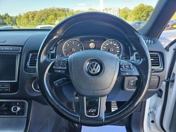 Volkswagen Touareg 3.0 TDI V6 BlueMotion Tech R-Line Tiptronic 4WD Euro 6 (s/s) 5dr