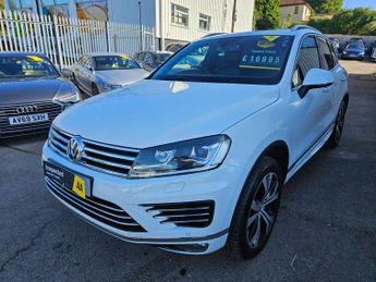 Volkswagen Touareg 3.0 TDI V6 BlueMotion Tech R-Line Tiptronic 4WD Euro 6 (s/s) 5dr