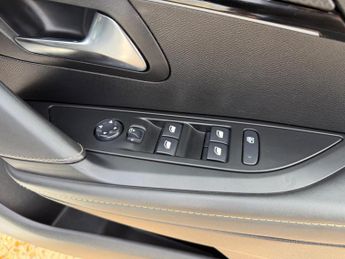 Peugeot E-208 50kWh GT Auto 5dr