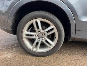 Audi Q3 2.0 TDI S line S Tronic quattro Euro 5 (s/s) 5dr