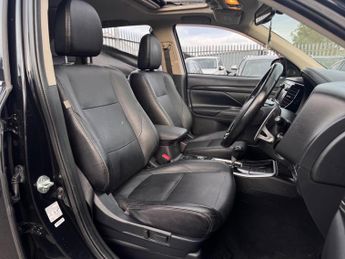 Mitsubishi Outlander 2.2 DI-D 4 Auto 4WD Euro 6 5dr