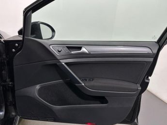 Volkswagen Golf 2.0 TDI R-Line DSG Euro 6 (s/s) 5dr