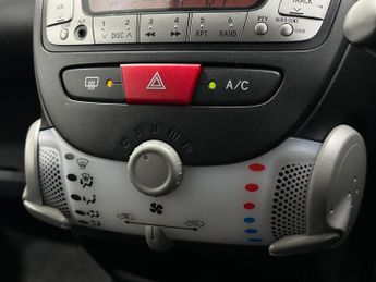 Toyota AYGO 1.0 VVT-i Mode Euro 5 5dr