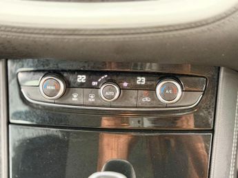 Vauxhall Grandland X 1.2 Turbo SE Auto Euro 6 (s/s) 5dr