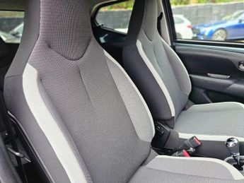 Toyota AYGO 1.0 VVT-i x-trend x-shift Euro 6 5dr (Safety Sense)
