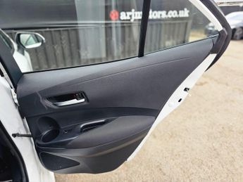 Toyota Corolla 1.8 VVT-h Icon Tech CVT Euro 6 (s/s) 5dr