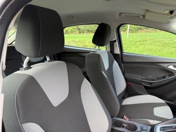 Ford Focus 1.6 Zetec Powershift Euro 5 5dr