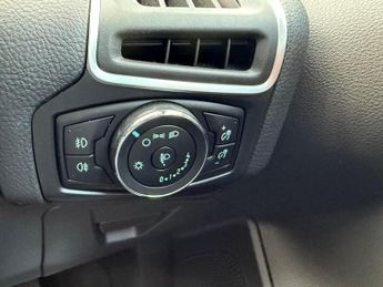 Ford Focus 1.6 Zetec Powershift Euro 5 5dr