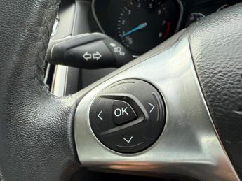 Ford Focus 1.6 Zetec Powershift Euro 5 5dr