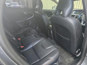 Volvo V40 Cross Country 2.0 D2 Lux Auto Euro 6 (s/s) 5dr