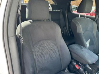 Nissan Juke 1.6 N-Connecta XTRON Euro 6 5dr