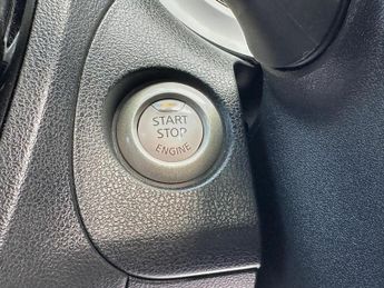 Nissan Juke 1.6 N-Connecta XTRON Euro 6 5dr